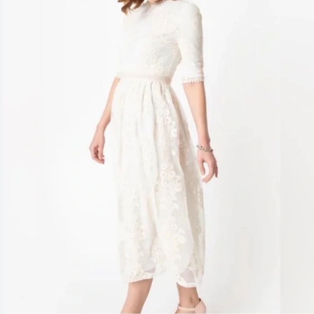 Hidden Alley Lace Dress Tea Length Off White Cream with Sleeves Size Small
